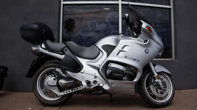 2002 BMW R1150RT — front three-quarter view