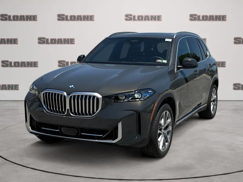 2026 BMW X5 xDrive40i in Dravit Grey Metallic — front three-quarter view