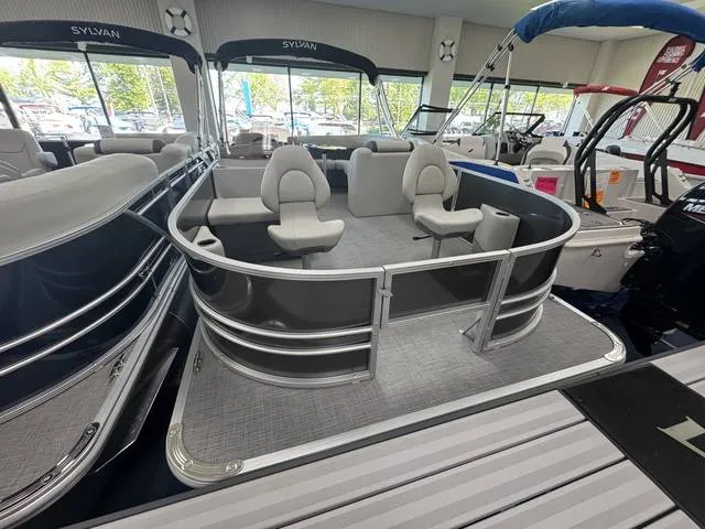 2026 Sylvan MIRAGE 818 FISH — front three-quarter view
