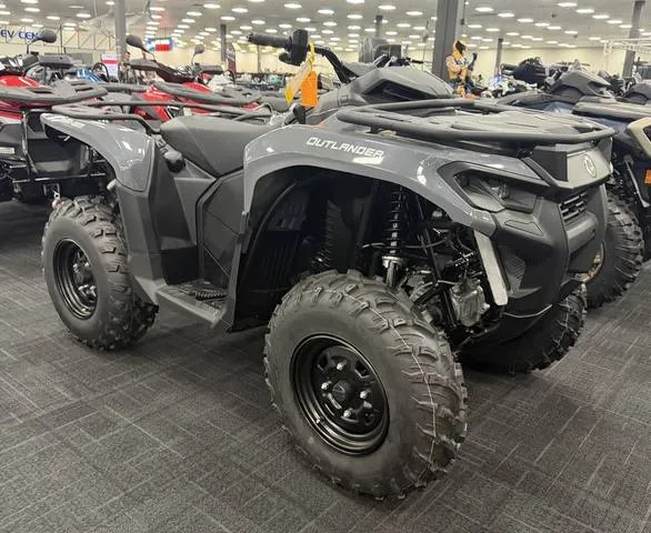 2026 Can-Am® Outlander 500 — front three-quarter view