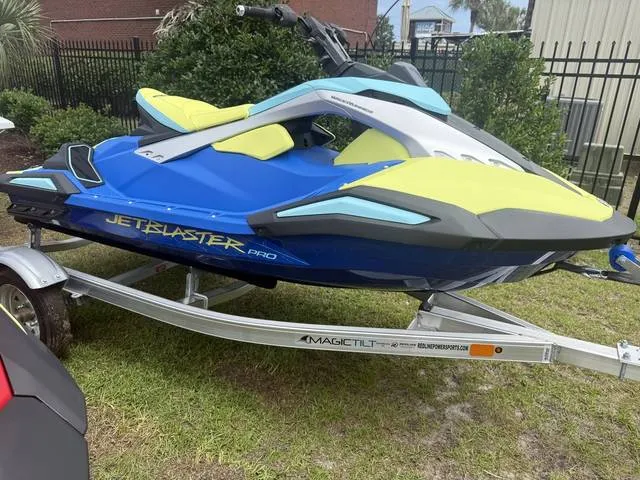 2026 Yamaha JetBlaster PRO 2-Up — front three-quarter view