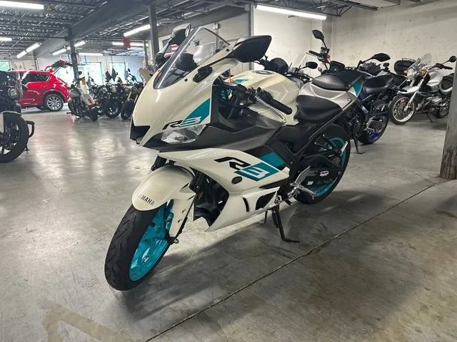 2024 Yamaha YZF-R3 — front three-quarter view