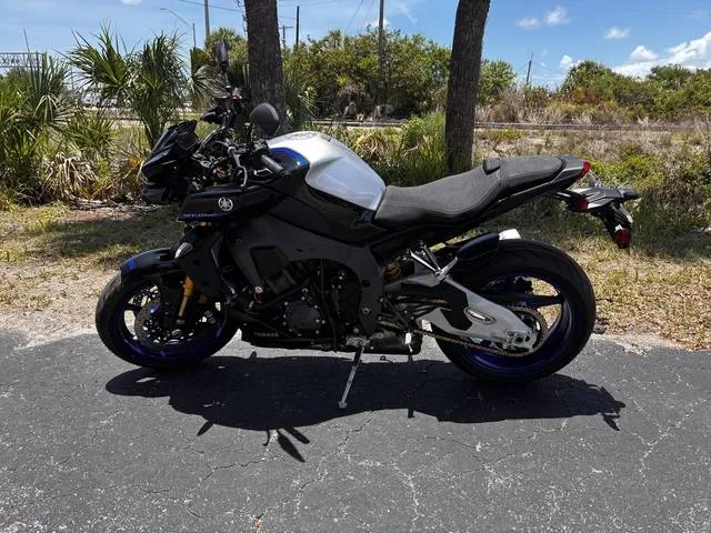2026 Yamaha MT-10 SP — front three-quarter view