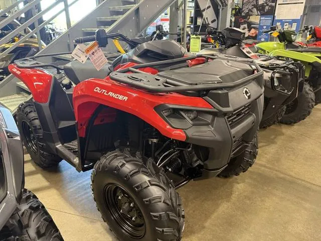 2026 Can-Am® Outlander DPS 700 — front three-quarter view