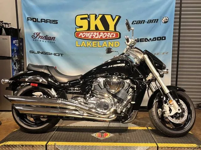 2025 Suzuki Boulevard M109R — front three-quarter view