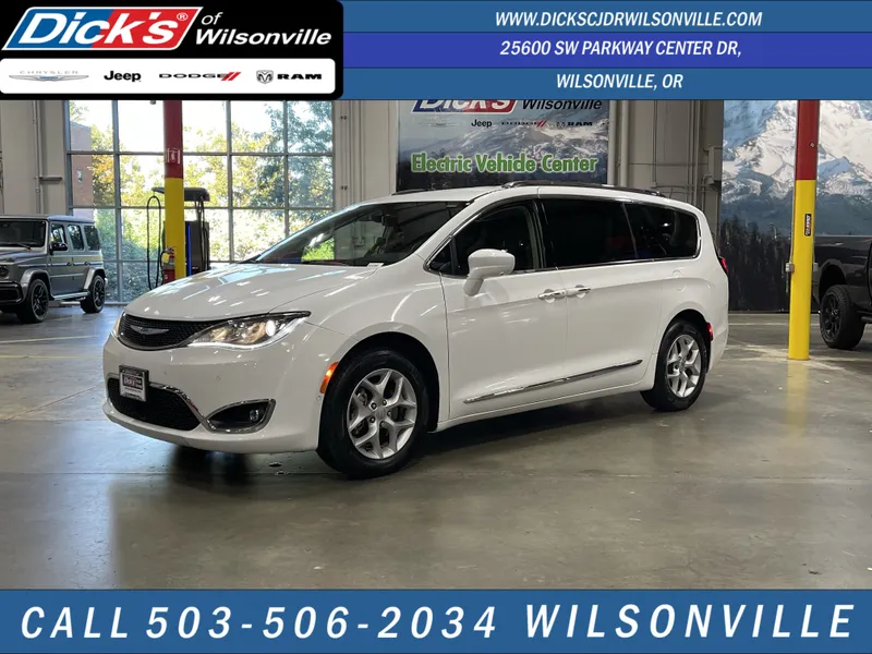 2018 Chrysler Pacifica Touring L Plus in Bright White Clearcoat — front three-quarter view