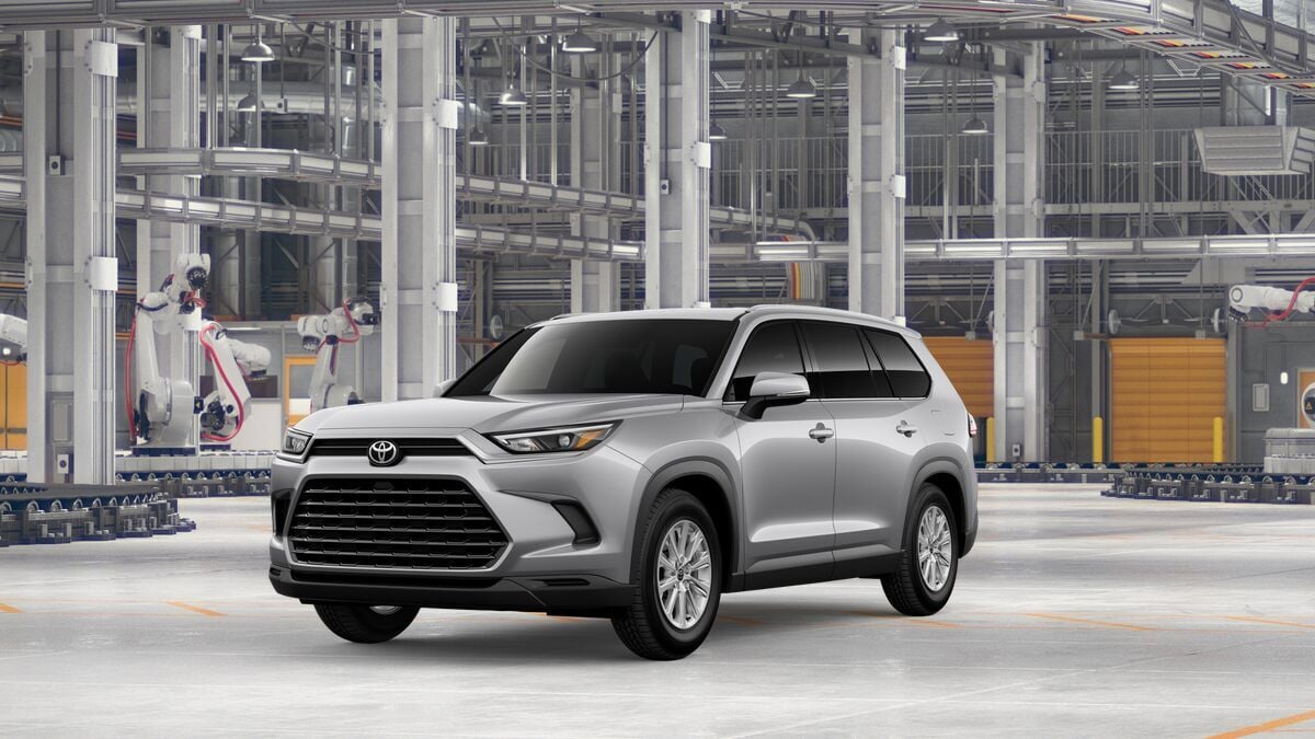 2026 Toyota Grand Highlander XLE — front three-quarter view