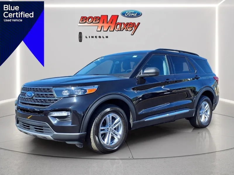 2024 Ford Explorer XLT in Agate Black Um — front three-quarter view
