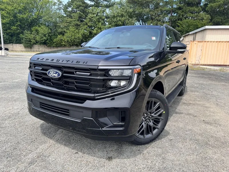 2027 Ford Expedition Max Platinum in Agate Black Metallic — front three-quarter view