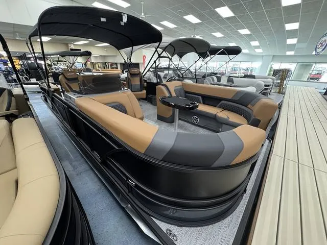 2026 Sylvan L-3 ULZ — front three-quarter view