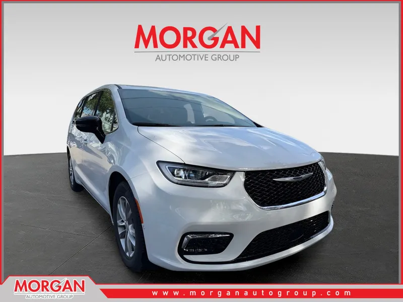 2026 Chrysler Pacifica Select in Bright White Clearcoat — front three-quarter view