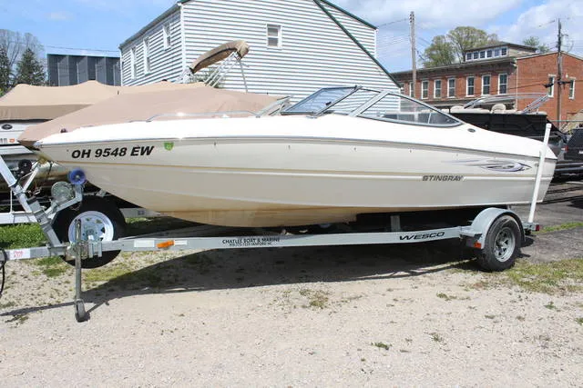 2008 Stingray 195LR/LS/LX — front three-quarter view