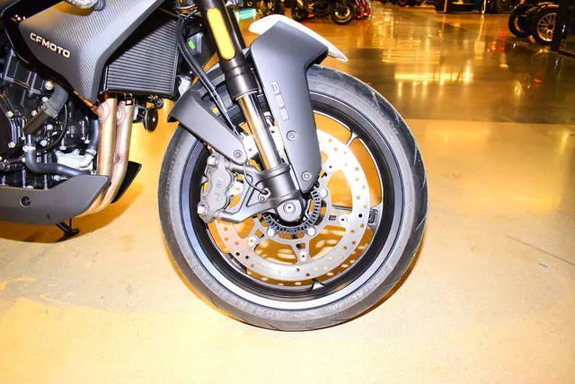2026 CFMOTO 450NK — front three-quarter view