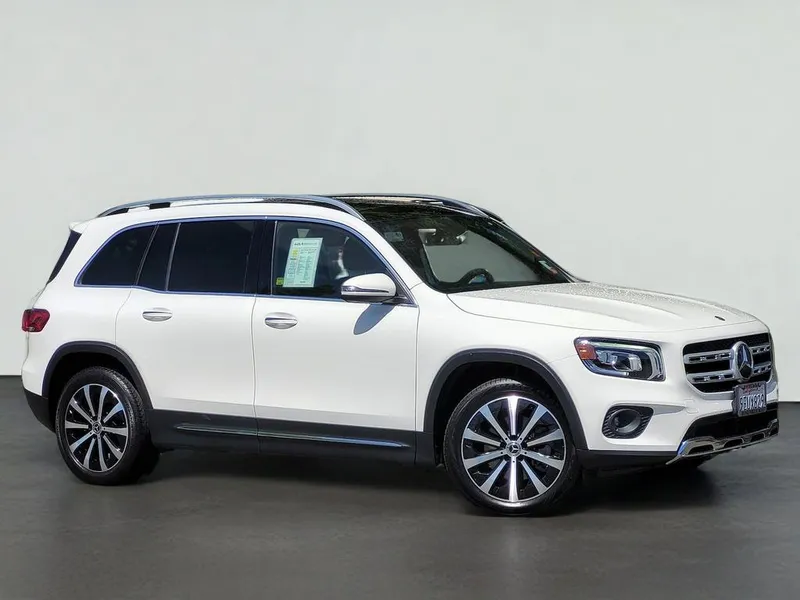 2023 Mercedes-Benz GLB GLB 250 in White — front three-quarter view