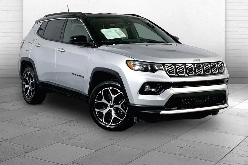 2025 Jeep Compass Limited in Silver Zynith Met — front three-quarter view