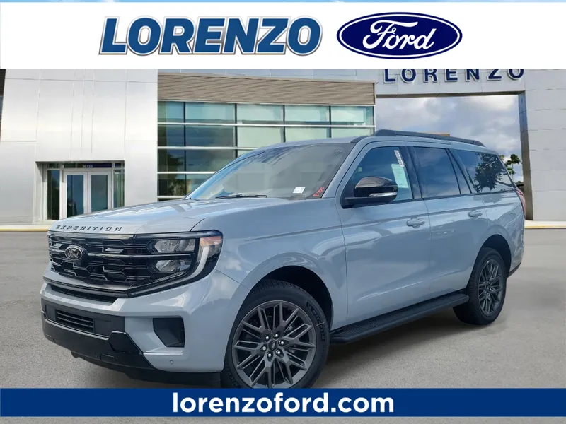 2026 Ford Expedition Platinum in Glacier Gray Metallic Tri-Coat — front three-quarter view
