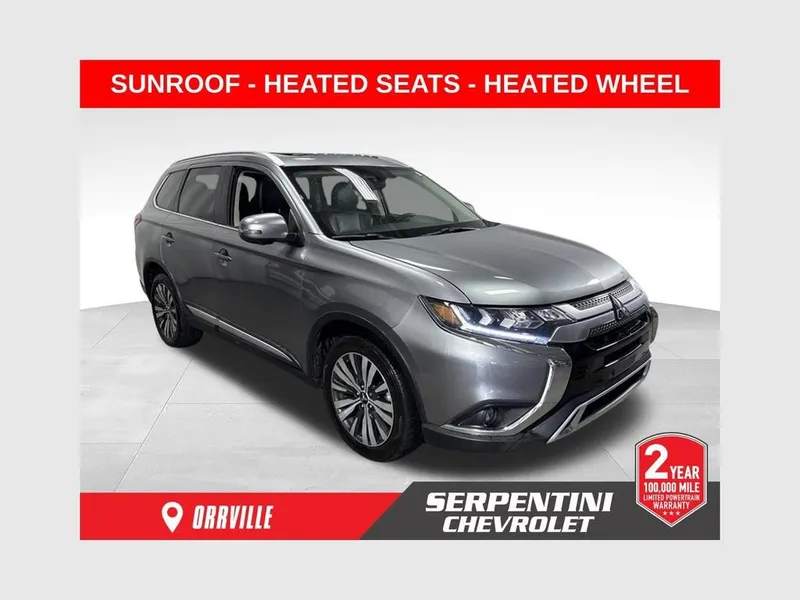2019 Mitsubishi Outlander ES in Silver — front three-quarter view