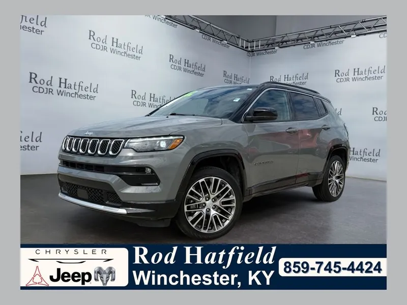 2024 Jeep Compass Limited 4x4 in Sting-Gray Clearcoat — front three-quarter view