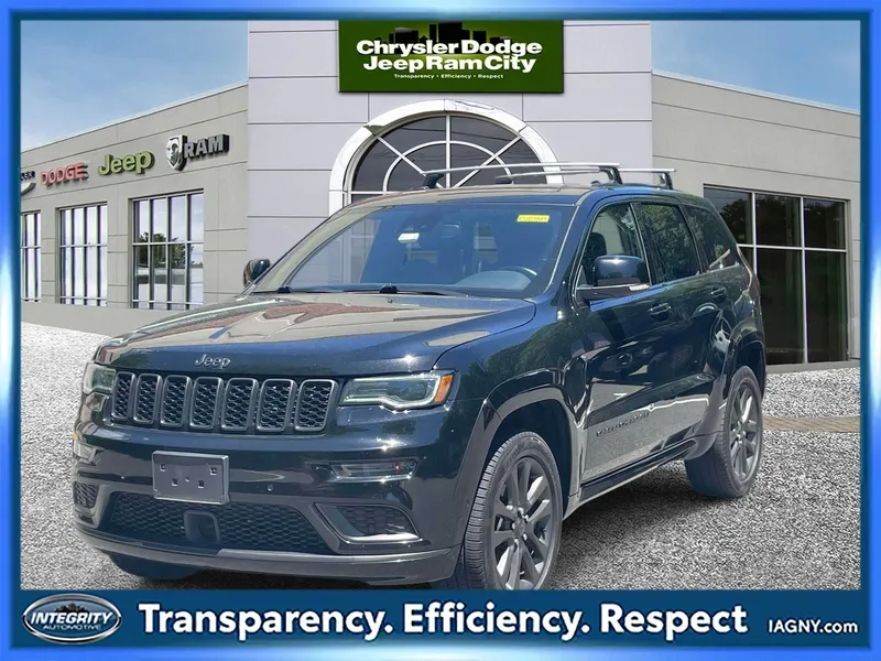 2018 Jeep Grand Cherokee High Altitude 4x4 in Diamond Black Crystal Pearlcoat — front three-quarter view