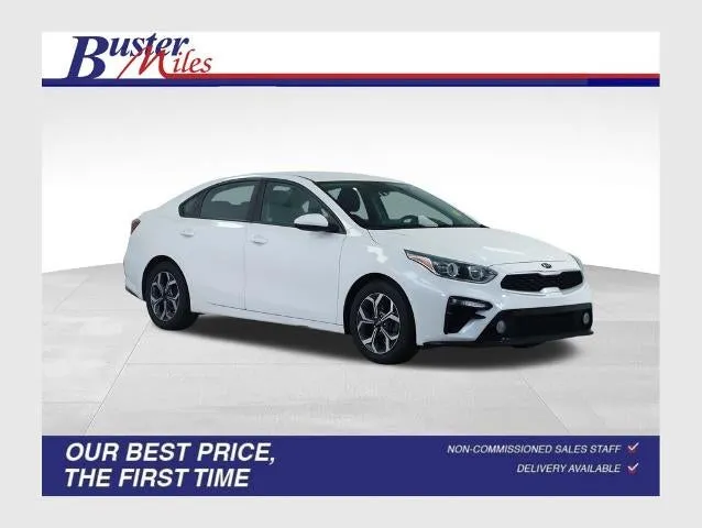 2020 Kia Forte LXS in Clear White — front three-quarter view