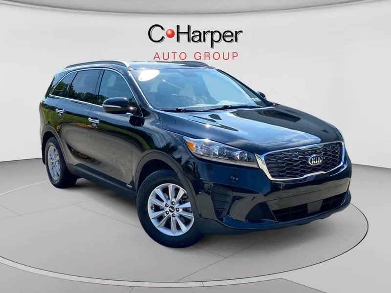 2020 Kia Sorento 2.4L LX in Black — front three-quarter view