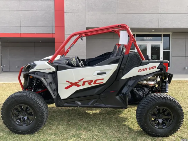 2024 Can-Am® Maverick Sport X rc 1000R