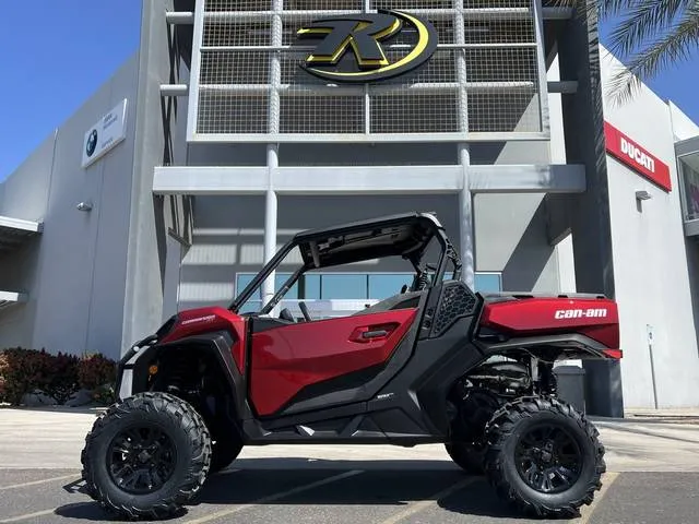 2026 Can-Am® Commander XT 1000R — front three-quarter view