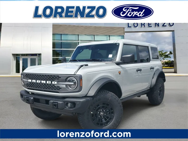 2026 Ford Bronco Badlands in Avalanche Gray — front three-quarter view