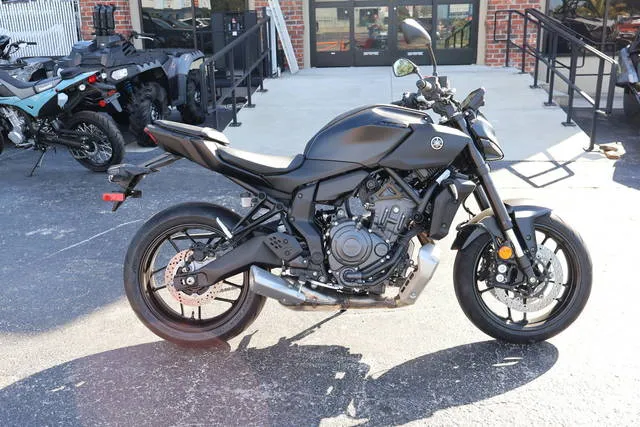 2025 Yamaha MT-07 — front three-quarter view