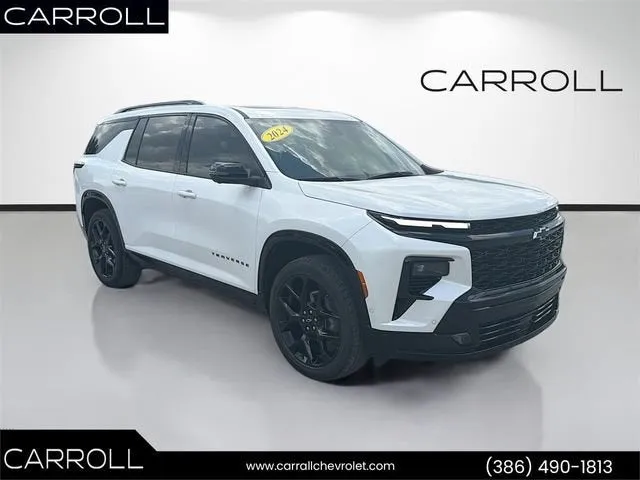 2024 Chevrolet Traverse RS in Iridescent Pearl Tricoat — front three-quarter view
