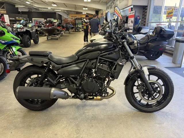 2026 Kawasaki Eliminator® ABS — front three-quarter view