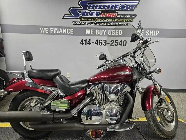 2006 Honda® VTX™ 1300 C — front three-quarter view