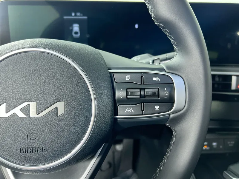2026 Kia K5 — photo 19 view