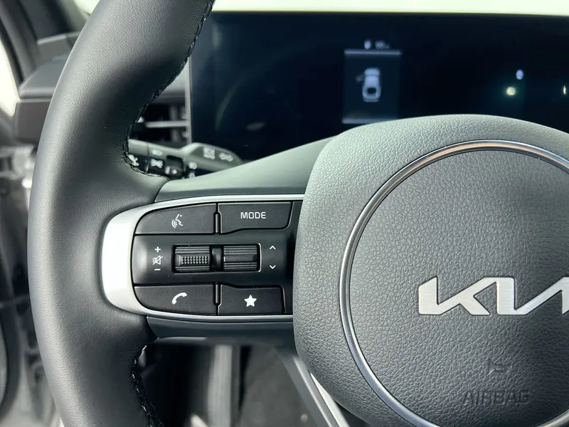 2026 Kia K5 — photo 18 view