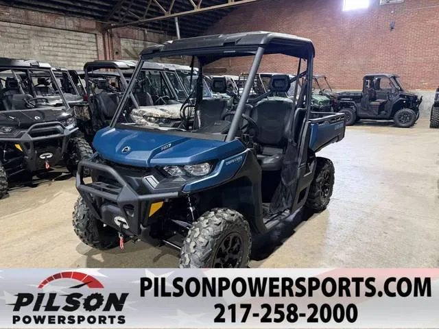 2026 Can-Am® Defender XT HD7 — front three-quarter view