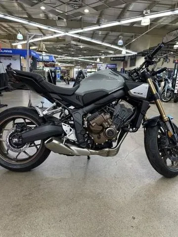 2025 Honda® CB650R E-Clutch — front three-quarter view