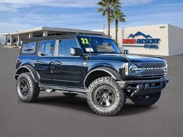2022 Ford Bronco Badlands in Shadow Black — front three-quarter view