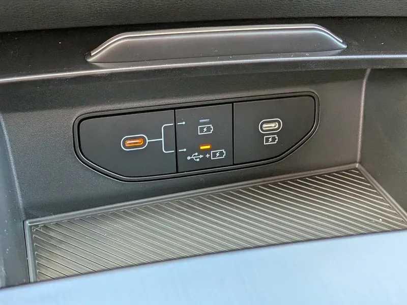 2026 Kia Sportage Hybrid — photo 33 view