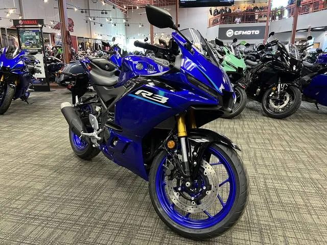 2026 Yamaha YZF-R3 — front three-quarter view