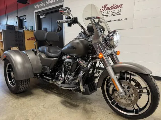 2018 Harley-Davidson® FLRT - Freewheeler® — front three-quarter view