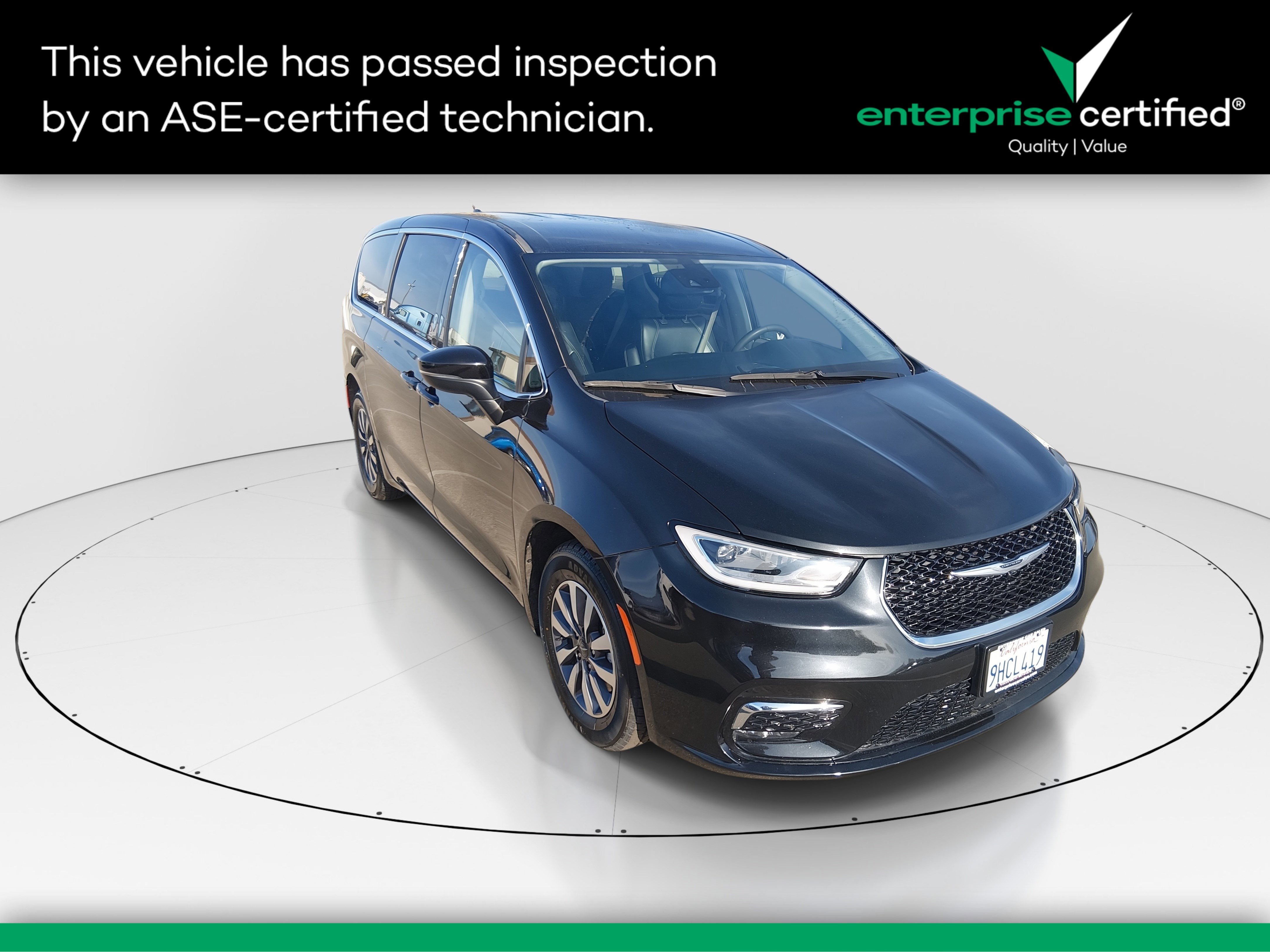 2023 Chrysler Pacifica Hybrid Touring L FWD — front three-quarter view