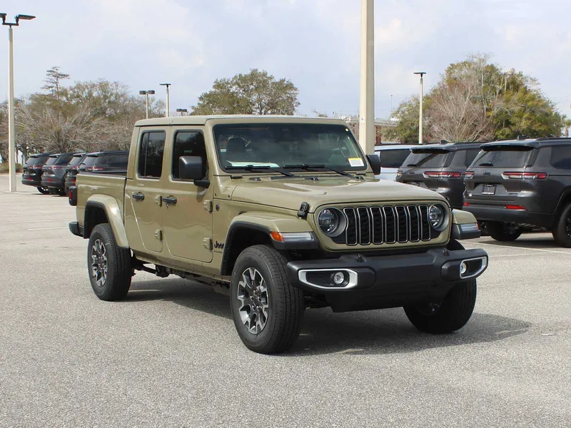 2026 Jeep Gladiator Sahara in 41 Exterior Paint — front three-quarter view