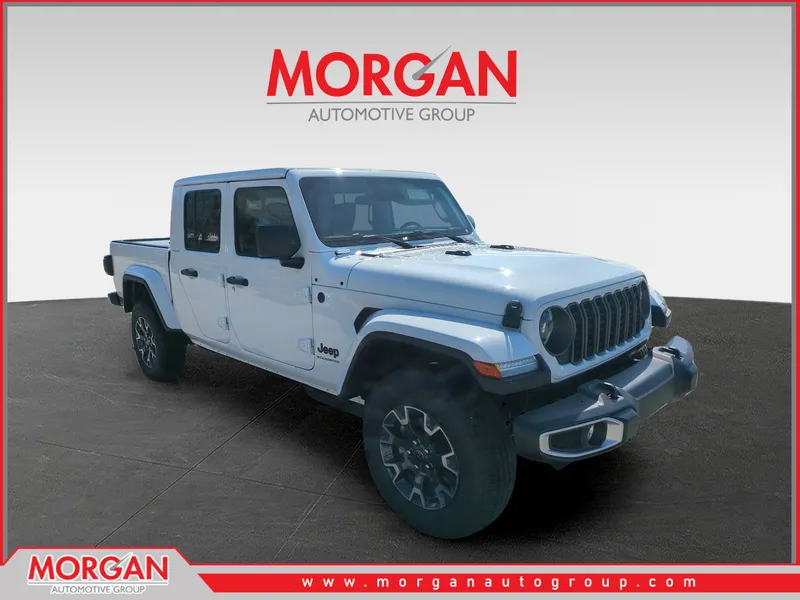 2026 Jeep Gladiator Sahara in White/off-white — front three-quarter view