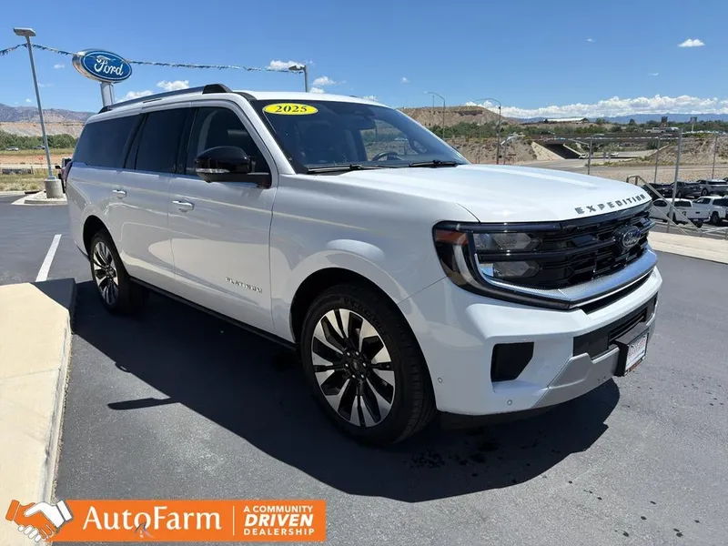 2025 Ford Expedition MAX Platinum in Oxford White — front three-quarter view