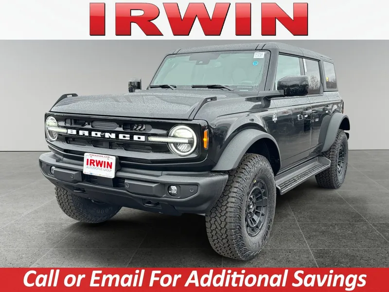 2026 Ford Bronco Outer Banks in Black — front three-quarter view
