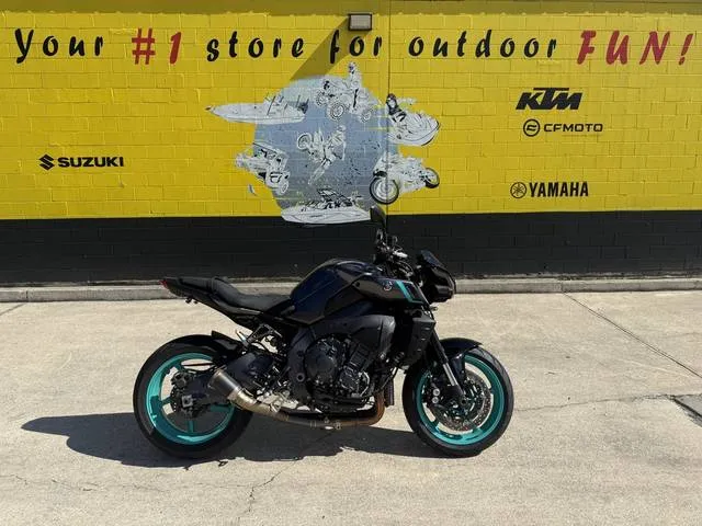 2024 Yamaha MT-10 — front three-quarter view