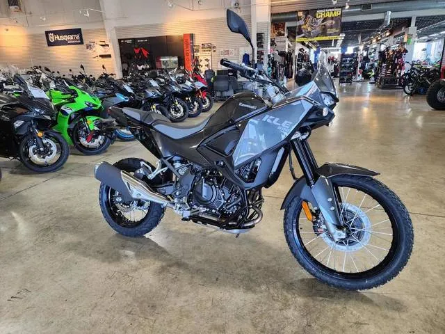 2026 Kawasaki KLE®500 ABS — front three-quarter view