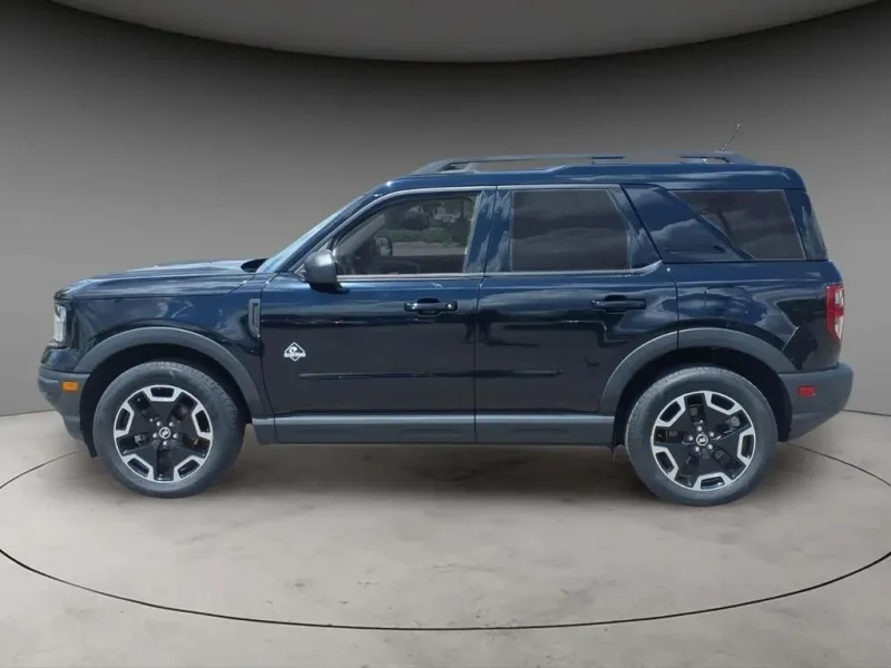 2023 Ford Bronco Sport Outer Banks in Shadow Black — front three-quarter view
