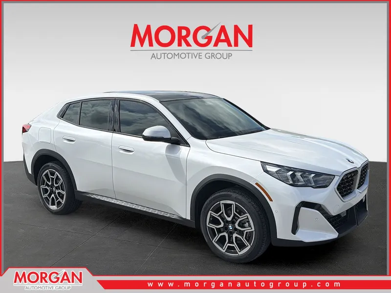 2026 BMW X2 xDrive28i in White — front three-quarter view