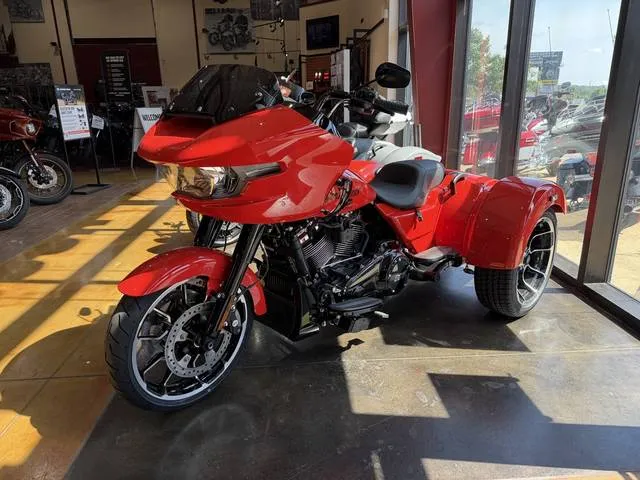 2026 Harley-Davidson® FLTRT - Road Glide® 3 — front three-quarter view